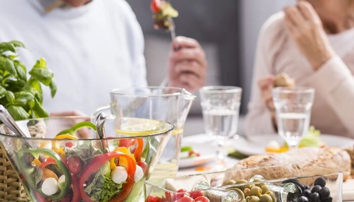 تغذیه سالمندان در طب سنتی