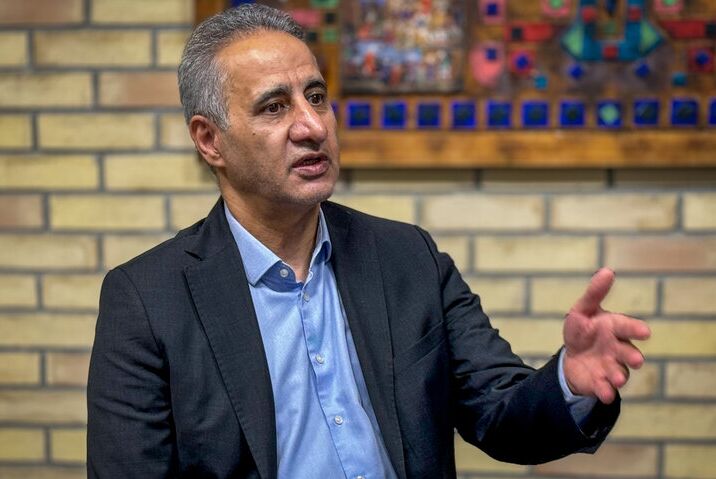 دبیرکل اتاق ایران و عراق در گفتگو با تحلیل بازار؛
                اجبار در اقتصاد باعث کاهش صادرات می شود| دولت از ظرفیت شرکتهای بورسی و خصوصی استفاده کند دبیرکل اتاق ایران و عراق در گفتگو با تحلیل بازار؛
                اجبار در اقتصاد باعث کاهش صادرات می شود| دولت از ظرفیت شرکتهای بورسی و خصوصی استفاده کند