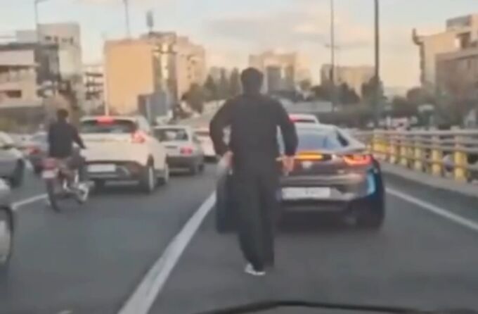 واکنش واشقانی به خفتگیری پارکوی: مملکت اگر کار اضافه هم داشته باشد این قلچماق نمیرود سرکار واکنش واشقانی به خفتگیری پارکوی: مملکت اگر کار اضافه هم داشته باشد این قلچماق نمیرود سرکار