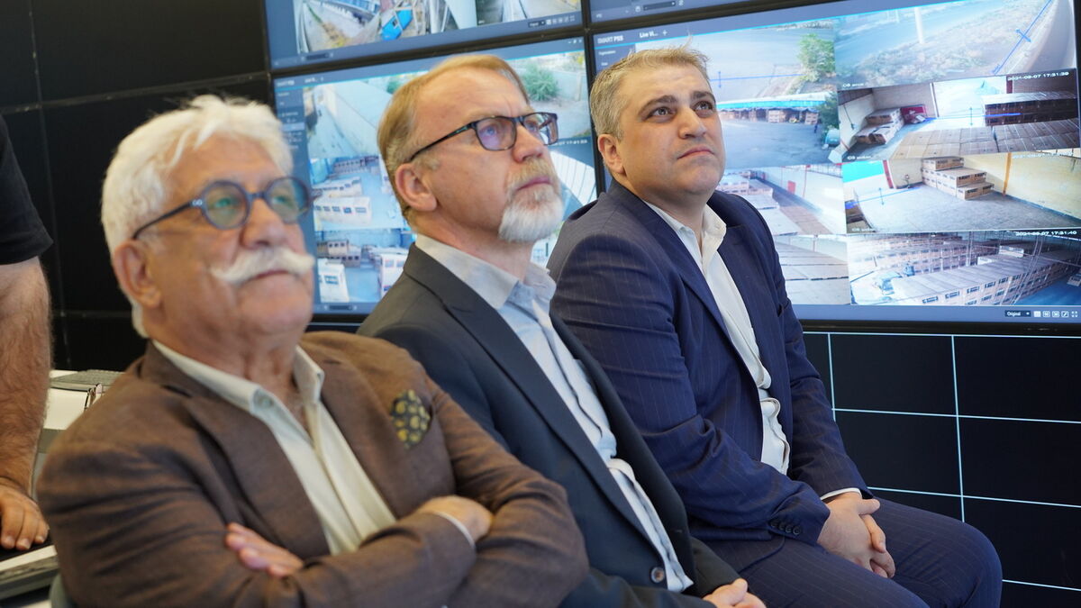 دکا از یک هوش ارتباطی و توسعهای بهره گرفته است