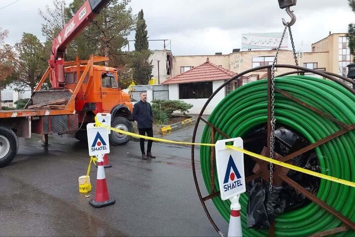 واگذاری اشتراک فیبر نوری منازل و اصناف در پلدختر آغاز شد واگذاری اشتراک فیبر نوری منازل و اصناف در پلدختر آغاز شد