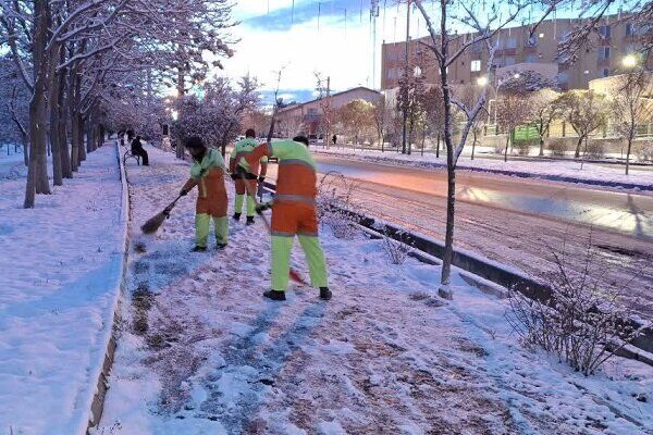 پاکبانان؛ قهرمانان گمنام شهر در فصلهای مختلف سال پاکبانان؛ قهرمانان گمنام شهر در فصلهای مختلف سال