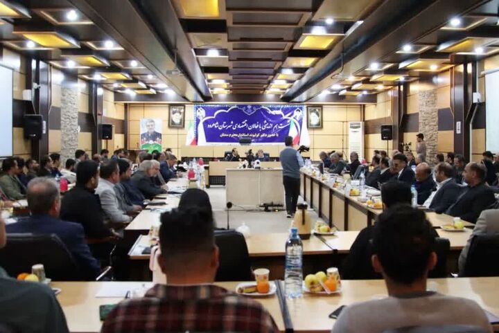 نشست استاندار سمنان با فعالان اقتصادی شاهرود | تامین آب در اولویت قرار گرفت نشست استاندار سمنان با فعالان اقتصادی شاهرود | تامین آب در اولویت قرار گرفت