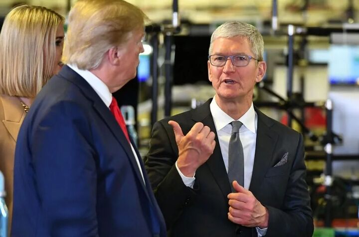 مدیرعامل اپل یکمیلیون دلار به مراسم تحلیف دونالد ترامپ کمک میکند مدیرعامل اپل یکمیلیون دلار به مراسم تحلیف دونالد ترامپ کمک میکند