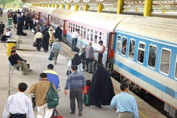 خروج قطار مسافری تهران ــ مشهد از خط؛ تمام مسافران سالم هستند
