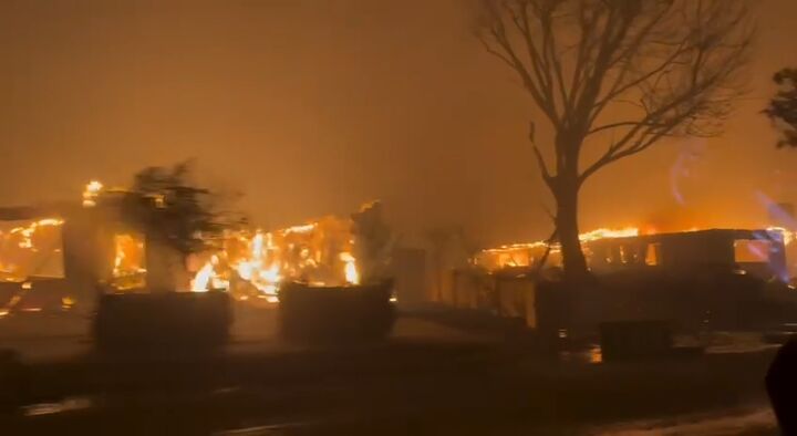 «پرهزینهترین آتشسوزی تاریخ کالیفرنیا» همچنان ادامه دارد «پرهزینهترین آتشسوزی تاریخ کالیفرنیا» همچنان ادامه دارد