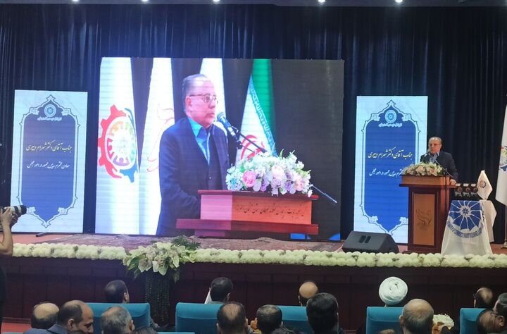 معاون رییسجمهور: ۱۲۷ میلیارد دلار یارانه پنهان در کشور توزیع میشود  معاون رییسجمهور: ۱۲۷ میلیارد دلار یارانه پنهان در کشور توزیع میشود