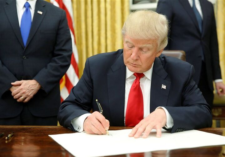 ترامپ فرمان اجرایی ارزهای دیجیتال را امضاء کرد ترامپ فرمان اجرایی ارزهای دیجیتال را امضاء کرد