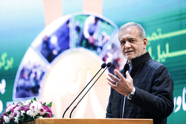 مدرسه و دانشگاه آینده کشور را میسازد مدرسه و دانشگاه آینده کشور را میسازد