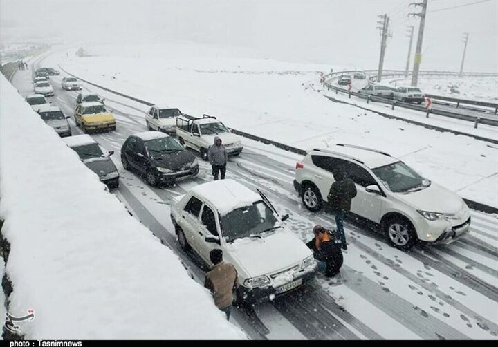 بارش برف و باران در جادههای ۹ استان بارش برف و باران در جادههای ۹ استان