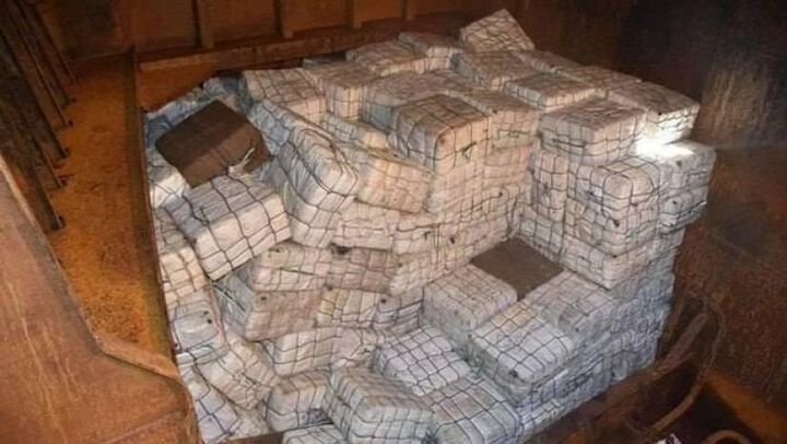 کشف کوکایینهای الهام علیف در اقیانوس اطلس کشف کوکایینهای الهام علیف در اقیانوس اطلس