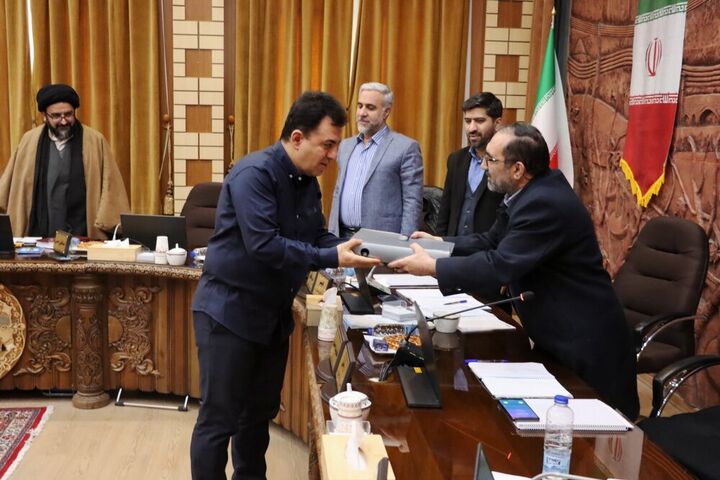 لایحه بودجه ۴۰۰ هزار میلیارد ریالی سال آینده تبریز به شورای شهر تقدیم شد لایحه بودجه ۴۰۰ هزار میلیارد ریالی سال آینده تبریز به شورای شهر تقدیم شد