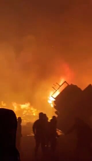 وقوع آتشسوزی در بازار بندرعباس وقوع آتشسوزی در بازار بندرعباس