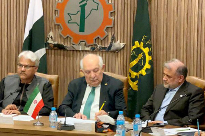 اتاق بازرگانی خراسان رضوی ۲ تفاهمنامه با اتاقهای کراچی و لاهور امضا کرد اتاق بازرگانی خراسان رضوی ۲ تفاهمنامه با اتاقهای کراچی و لاهور امضا کرد