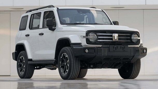 خودروهای میلیاردی در مسیر نوسان قیمت| وارداتی ها چرا گران می شوند؟