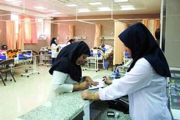 ظفرقندی: لایحه افزایش تعرفه و اضافه‌کاری پرستاری را به دولت ارائه کرده‌ایم