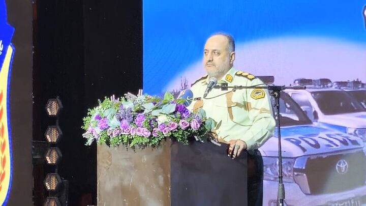 در حوزه خدمت رسانی به مردم همه دستگاههای اجرایی کنار یکدیگر باشیم در حوزه خدمت رسانی به مردم همه دستگاههای اجرایی کنار یکدیگر باشیم