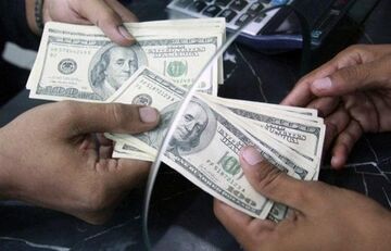 نرخ سازیهای کاذبی که بازار ارز را به هم می ریزد| کمین  سفته بازان برای متشنج کردن بازار