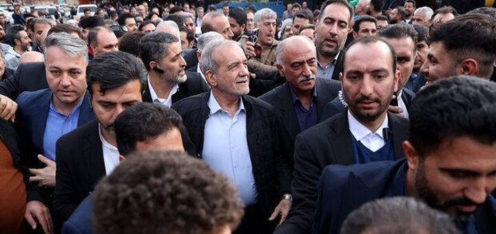 رئیس جمهور از ۲ شرکت در شهرک صنعتی قرچک بازدید کرد