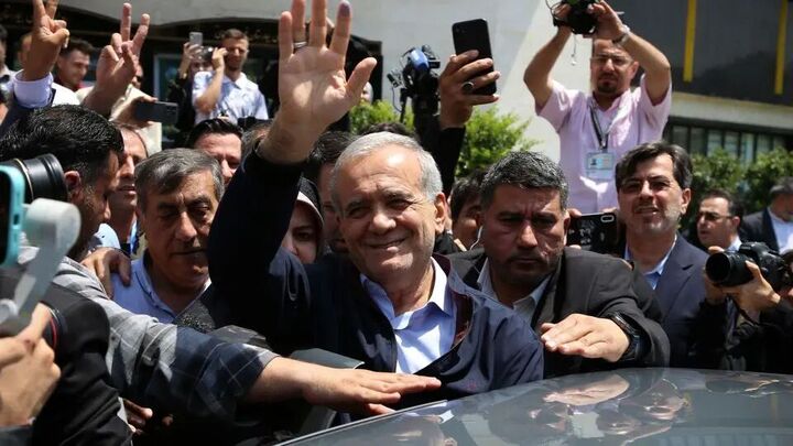 رئیسجمهور وارد پردیس شد رئیسجمهور وارد پردیس شد