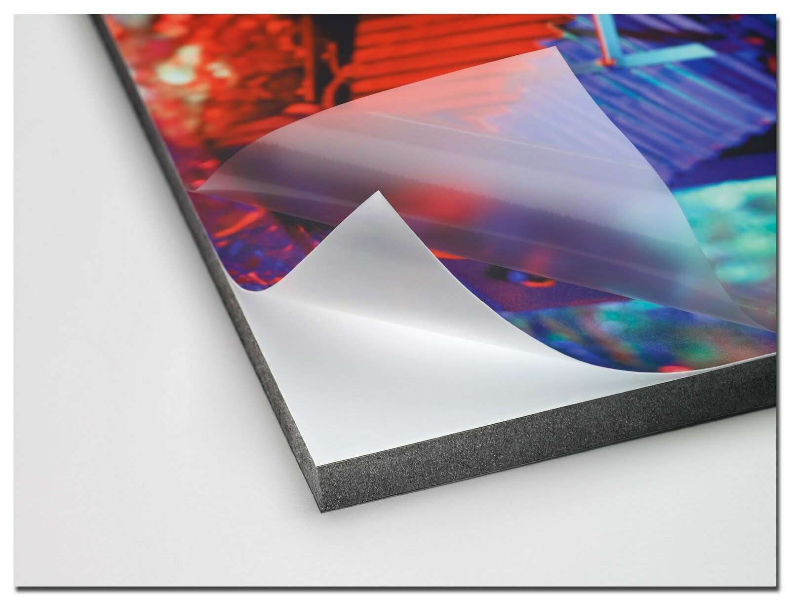 راهنمای چاپ پلات لمینت؛ تأثیر شگفتانگیز آن بر تبلیغات محیطی