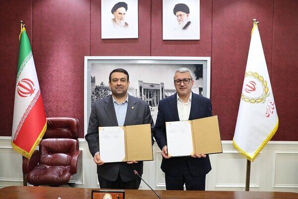 امضای تفاهم نامه همکاری بانک ملی ایران با شرکت ایران خودرو امضای تفاهم نامه همکاری بانک ملی ایران با شرکت ایران خودرو