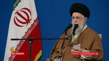 رهبر انقلاب: حج یک فریضه‌ صددرصد سیاسی است