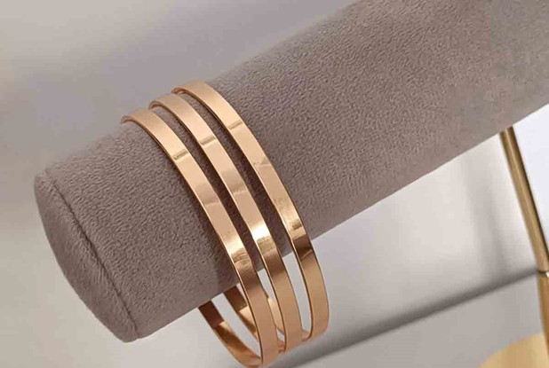 انواع النگو آینه ای و نکات خرید النگو طلا