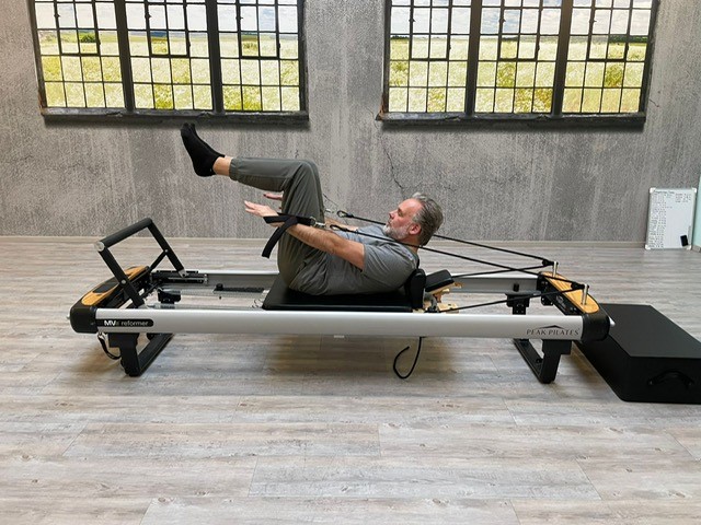 پیلاتس ریفرمر چیست؟ + مزایا و معایبت آن