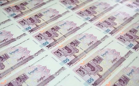 نماینده مجلس: هر ساعت ۴۵۰ میلیارد تومان پول چاپ میشود