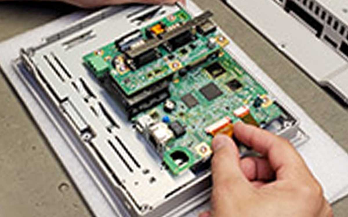 چرا تعمیر HMI را به متخصص بسپاریم؟