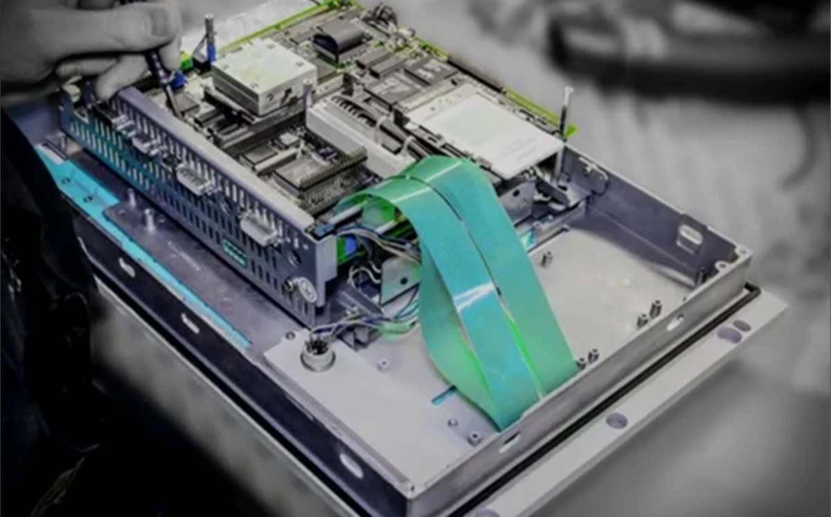 چرا تعمیر HMI را به متخصص بسپاریم؟