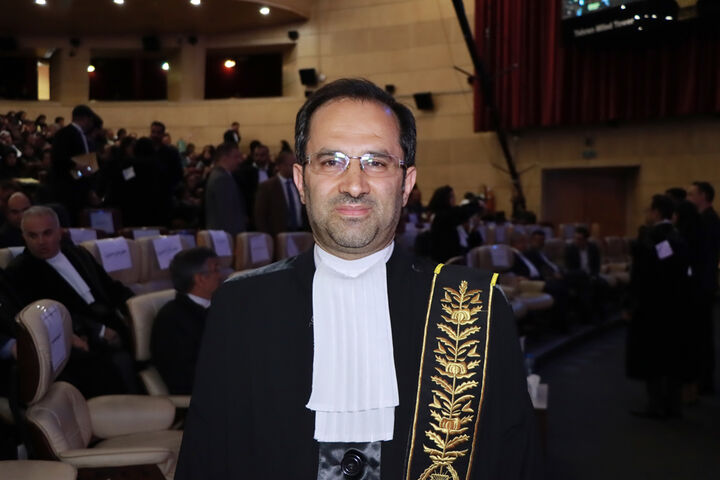 وکلا با استقلال کامل در محاکم حاضر شده و به دفاع از مظلوم می پردازند؛ قدمت بیش از یکصد سال وکلا با استقلال کامل در محاکم حاضر شده و به دفاع از مظلوم می پردازند؛ قدمت بیش از یکصد سال