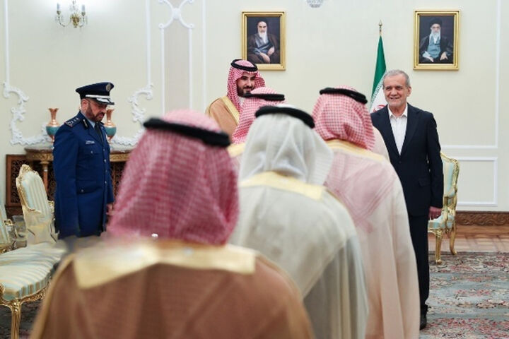 ابعاد استراتژیک سفر وزیر دفاع عربستان به ایران در بستر تحولات منطقه ای و مذاکرات ابعاد استراتژیک سفر وزیر دفاع عربستان به ایران در بستر تحولات منطقه ای و مذاکرات