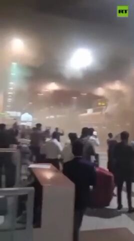 آتشسوزی گسترده در فرودگاه بینالمللی لاهور پاکستان آتشسوزی گسترده در فرودگاه بینالمللی لاهور پاکستان