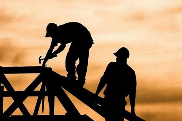 معیشت در تنگنا؛ تولید در بحران| دستمزدهای کارگران در تلاقی تورم و رکود قرار گرفت
