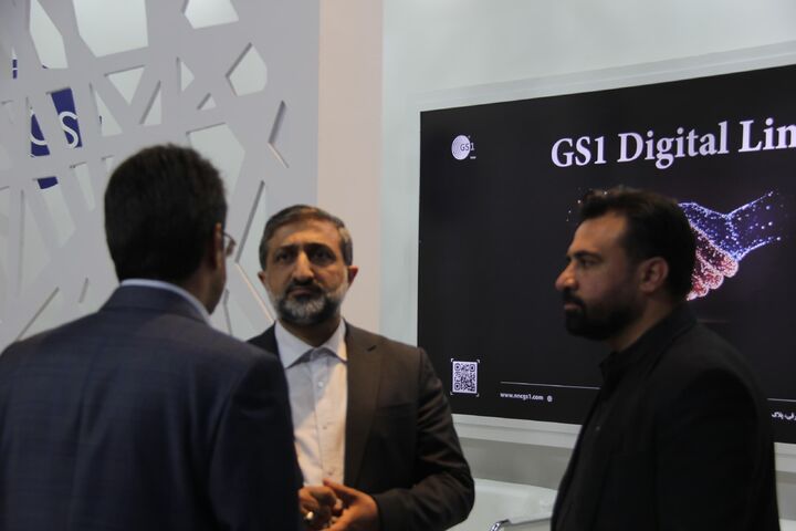 بازدید رییس موسسه مطالعات و پژوهش های بازرگانی از نمایشگاه ایران اکسپو ۲۰۲۵