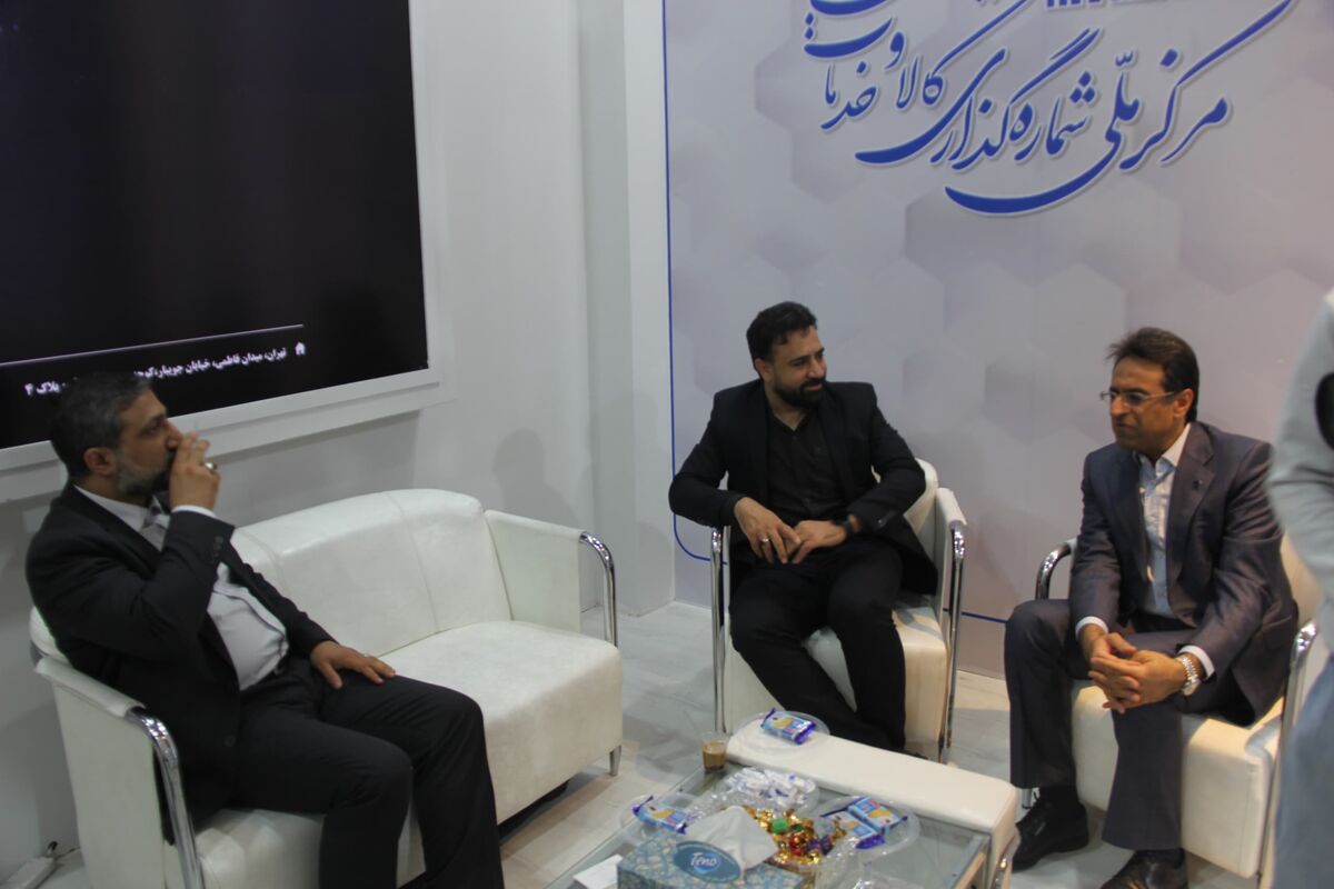 بازدید رییس موسسه مطالعات و پژوهش های بازرگانی از نمایشگاه ایران اکسپو ۲۰۲۵