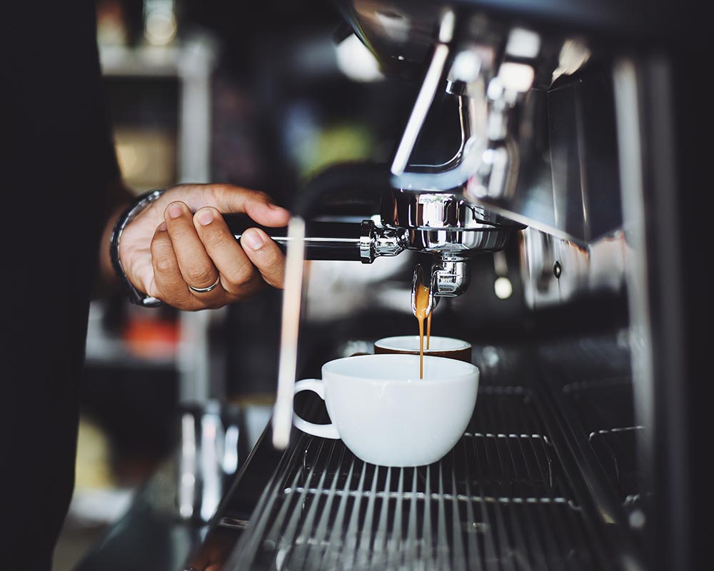 بار سرد و گرم کافه چیست و از کجا آموزش ببینیم؟ بار سرد و گرم کافه چیست و از کجا آموزش ببینیم؟