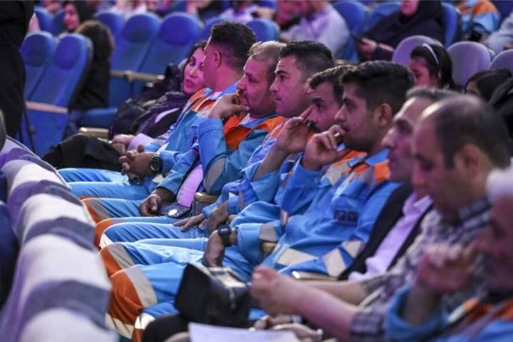 تجلیل از ۳۵۰ سبزبان و پاکبان نمونه در جشن بزرگ کار و کارگر