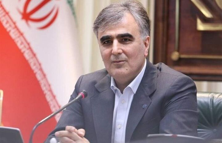 فرزین: درحال پوست اندازی به سمت الگوی جدید بانکداری هستیم