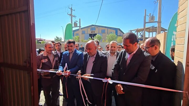 افتتاح یک واحد تولیدی با در شهرستان بهار