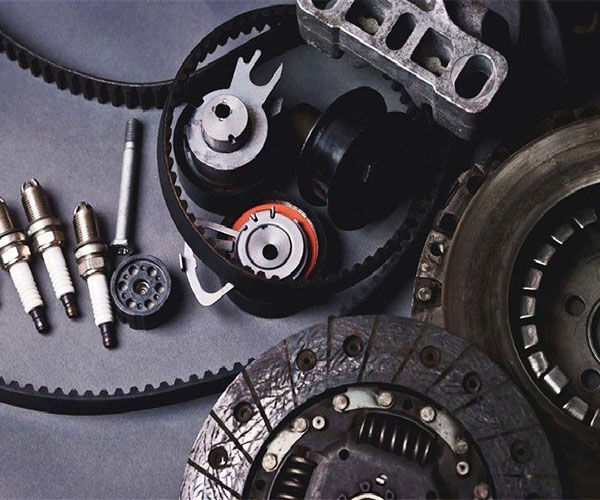 چه عواملی روی قیمت لوازم یدکی هیوندای تاثیر می‌گذارند؟