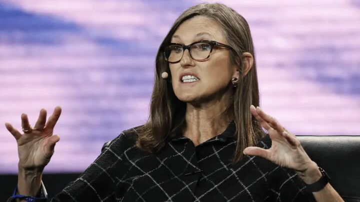 کتی وود: قیمت بیت کوین تا سال ۲۰۳۰ به ۷۵۰,۰۰۰ دلار یا ۱.۵ میلیون دلار میرسد! کتی وود: قیمت بیت کوین تا سال ۲۰۳۰ به ۷۵۰,۰۰۰ دلار یا ۱.۵ میلیون دلار میرسد!