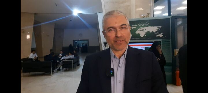 اگر می خواستیم به فردی مشابه وزیر سابق اعتماد کنیم همتی را برکنار نمی کردیم