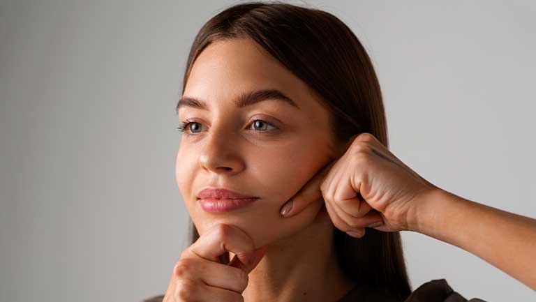 چطور پوست جوان و شاداب داشته باشیم؟ | راهکارهایی برای مراقبت از پوست در خانه