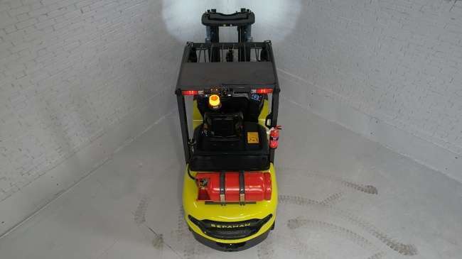 راهنمای کامل خرید لیفتراک با بررسی قیمت لیفتراک و معرفی انواع و کاربردهای آن