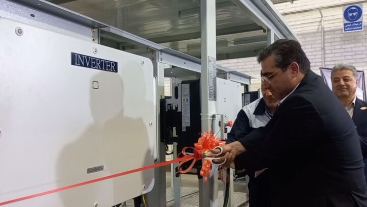 رونمایی از نخستین سیستم یکپارچه نیروگاههای خورشیدی کشور در زنجان رونمایی از نخستین سیستم یکپارچه نیروگاههای خورشیدی کشور در زنجان