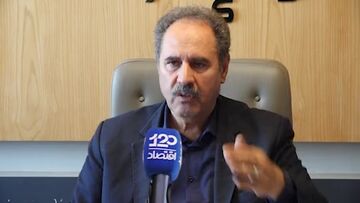 ساعت کاری بانک‌ها ۶ تا ۱ ظهر است؛ کدام کاسب و تاجری ۶ صبح به دفتر کار و مغازه‌اش می‌رود؟
