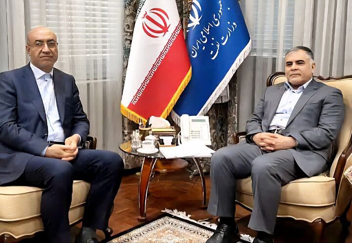 توافق وزیر نفت و استاندار کرمانشاه برای تسریع در اجرای پروژه های نفت، گاز و پتروشیمی توافق وزیر نفت و استاندار کرمانشاه برای تسریع در اجرای پروژه های نفت، گاز و پتروشیمی